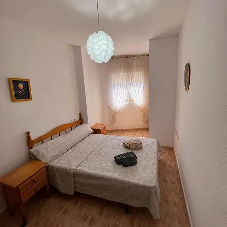 Almudena تورّيفيِخا