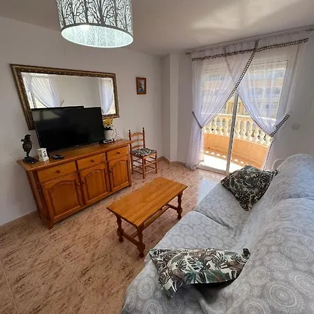 Almudena تورّيفيِخا