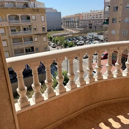 Almudena تورّيفيِخا